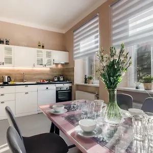 With Sunny Garden By Michal&friends Apartment